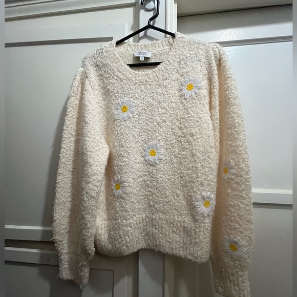 & Other Stories Playful Embroidery daisy Sweater in Cream size large - Picture 2 of 16